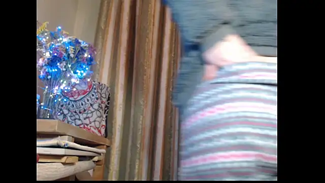 Snapshot of amorelara chatting on October 1, 4:40 am amorelara online show from October 1, 4:40 am