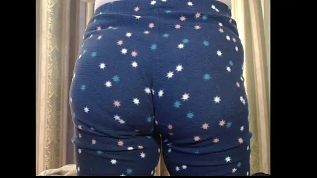 Snapshot of amorelara chatting on October 19, 8:04 am amorelara online show from October 19, 8:04 am