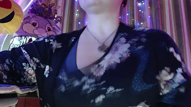 amorelara online show from May 3, 8:31 am