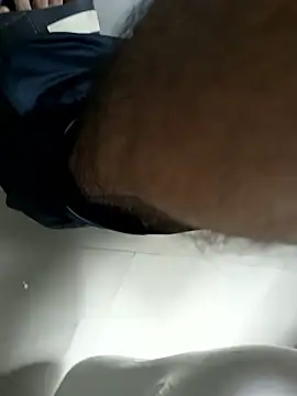 Snapshot of john10_singh chatting on October 18, 4:04 am john10 singh online show from October 18, 4:04 am