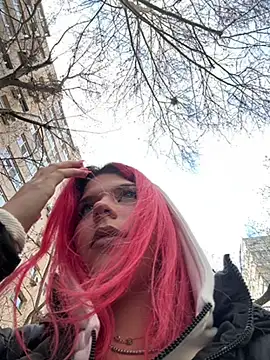 RiriRoseey online show from March 19, 8:45 am