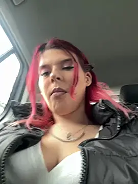 RiriRoseey online show from February 7, 8:40 am