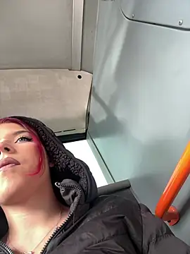 RiriRoseey online show from February 20, 9:10 am