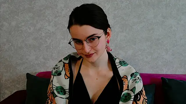 Miss Arwen online show from December 3, 4:42 am