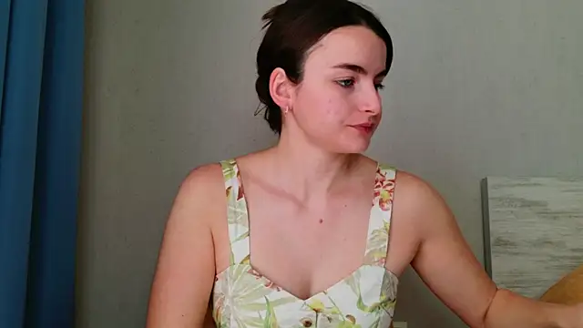 Snapshot of Miss_Arwen chatting on June 5, 6:42 am Miss Arwen online show from June 5, 6:42 am