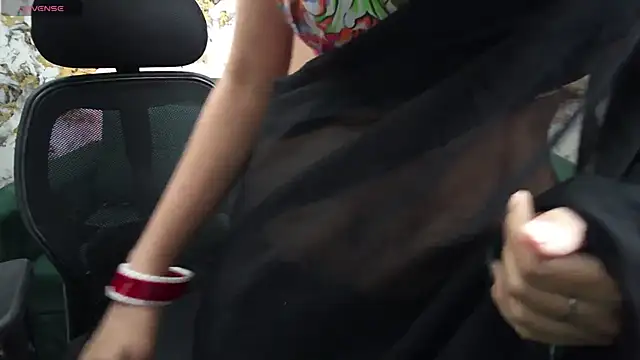 Snapshot of sassysonia chatting on February 6, 9:11 am sassysonia online show from February 6, 9:11 am