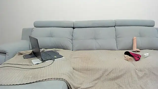 Snapshot of Kristina_Sinclair chatting on February 21, 6:59 pm Kristina Sinclair online show from February 21, 6:59 pm