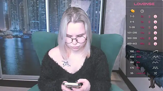 Snapshot of miray_kuriyama123 chatting on December 7, 6:04 pm miray kuriyama123 online show from December 7, 6:04 pm