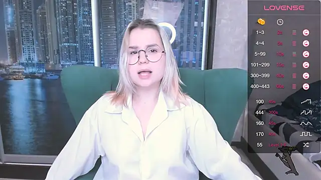 Snapshot of miray_kuriyama123 chatting on December 8, 10:03 pm miray kuriyama123 online show from December 8, 10:03 pm