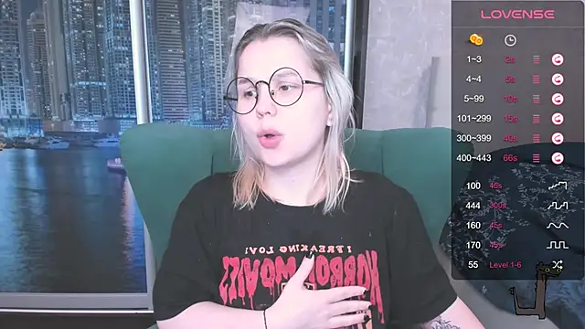 Snapshot of miray_kuriyama123 chatting on December 12, 4:21 pm miray kuriyama123 online show from December 12, 4:21 pm