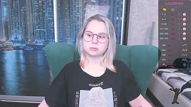 Snapshot of miray_kuriyama123 chatting on December 19, 12:24 am miray kuriyama123 online show from December 19, 12:24 am