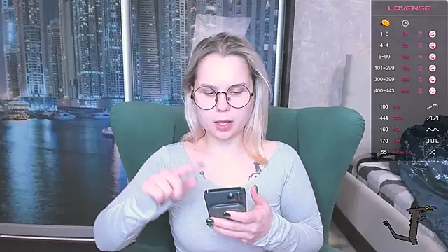 Snapshot of miray_kuriyama123 chatting on December 19, 2:46 pm miray kuriyama123 online show from December 19, 2:46 pm