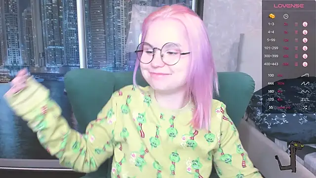 Snapshot of miray_kuriyama123 chatting on December 20, 4:04 pm miray kuriyama123 online show from December 20, 4:04 pm