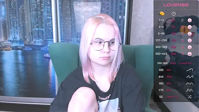 Snapshot of miray_kuriyama123 chatting on January 5, 6:02 pm miray kuriyama123 online show from January 5, 6:02 pm