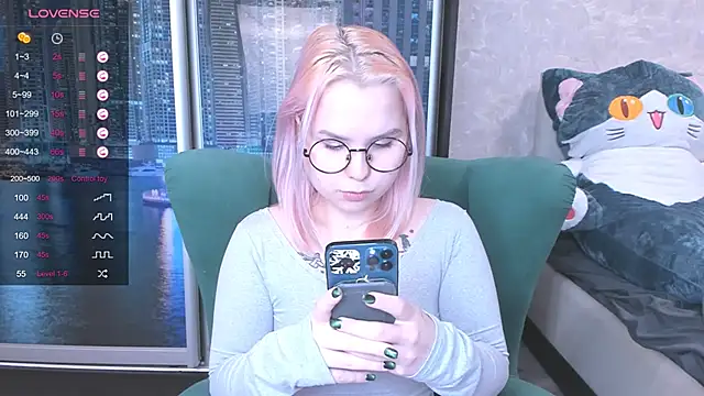 Snapshot of miray_kuriyama123 chatting on January 10, 3:58 pm miray kuriyama123 online show from January 10, 3:58 pm