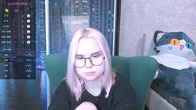 Snapshot of miray_kuriyama123 chatting on January 14, 5:40 am miray kuriyama123 online show from January 14, 5:40 am