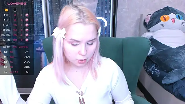 Snapshot of miray_kuriyama123 chatting on January 20, 12:18 pm miray kuriyama123 online show from January 20, 12:18 pm