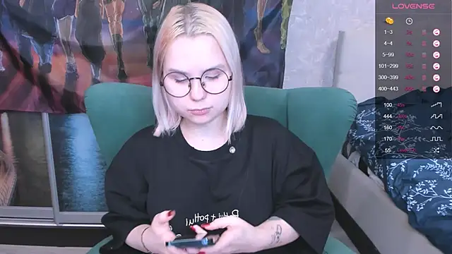 Snapshot of miray_kuriyama123 chatting on January 29, 10:43 pm miray kuriyama123 online show from January 29, 10:43 pm