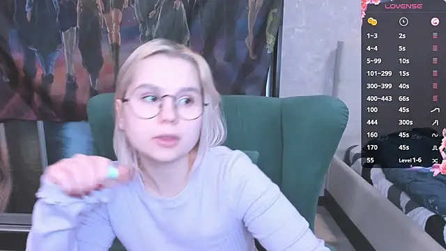 Snapshot of miray_kuriyama123 chatting on February 10, 2:41 am miray kuriyama123 online show from February 10, 2:41 am