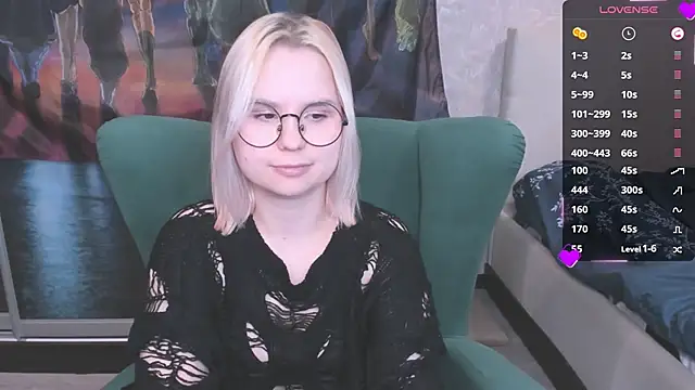 Snapshot of miray_kuriyama123 chatting on February 14, 3:33 am miray kuriyama123 online show from February 14, 3:33 am