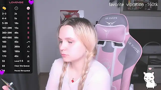 Snapshot of miray_kuriyama123 chatting on October 15, 6:30 pm miray kuriyama123 online show from October 15, 6:30 pm