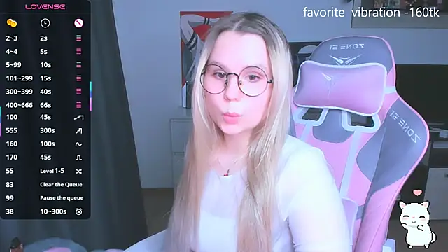 Snapshot of miray_kuriyama123 chatting on October 27, 6:23 pm miray kuriyama123 online show from October 27, 6:23 pm