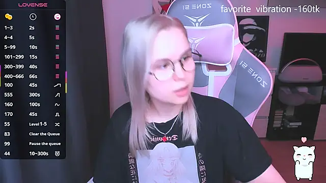 Snapshot of miray_kuriyama123 chatting on December 14, 8:13 pm miray kuriyama123 online show from December 14, 8:13 pm