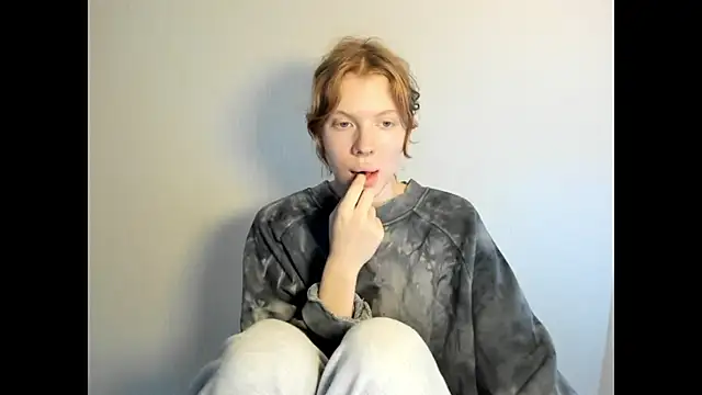 StellaDavis online show from November 27, 8:05 am