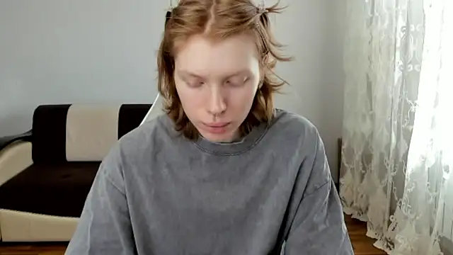 StellaDavis online show from May 3, 11:05 am