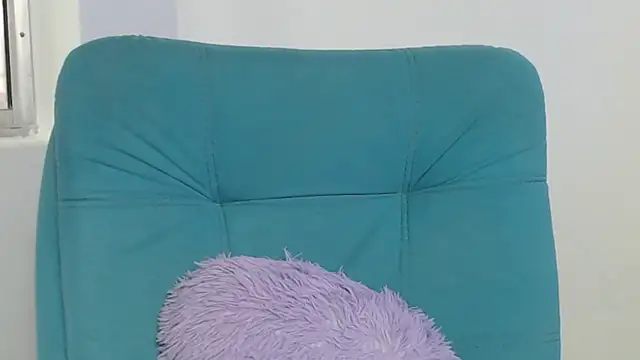 Snapshot of hantonella_ chatting on December 5, 3:28 pm hantonella  online show from December 5, 3:28 pm