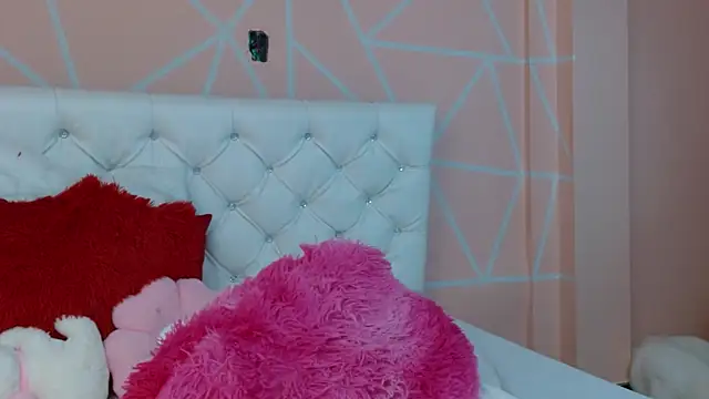 Snapshot of hantonella_ chatting on September 17, 8:32 pm hantonella  online show from September 17, 8:32 pm