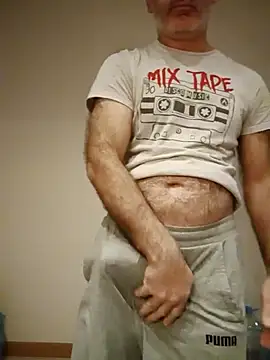 Snapshot of takcikarr chatting on November 17, 11:32 pm takcikarr online show from November 17, 11:32 pm