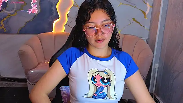 victoria castillo b online show from May 2, 7:41 pm