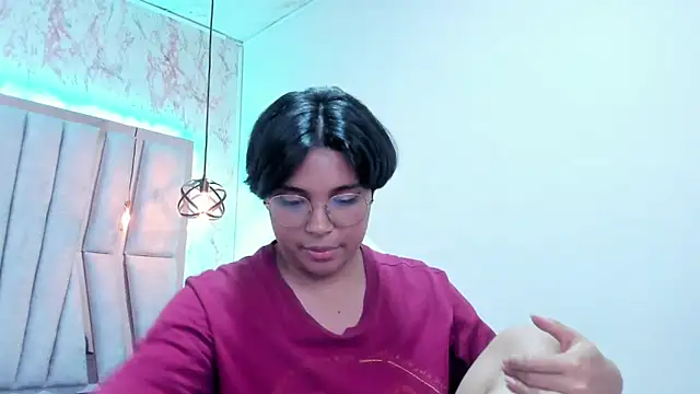 Emmapark  online show from March 5, 6:56 pm