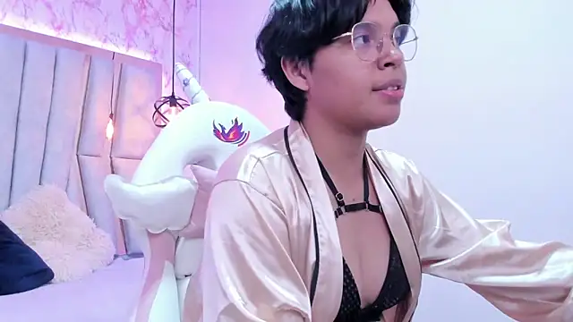 Emmapark  online show from March 11, 10:53 pm