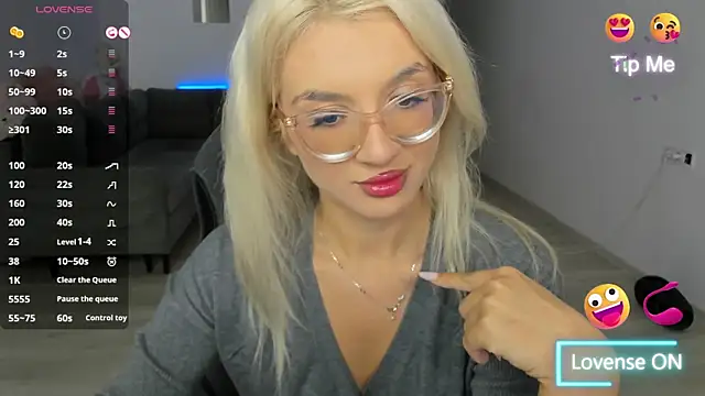 Snapshot of LovelyBianca chatting on November 7, 11:05 pm LovelyBianca online show from November 7, 11:05 pm