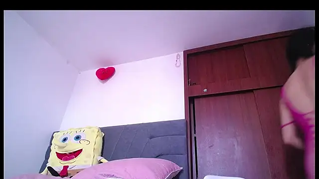 Snapshot of Yinn_Silver chatting on August 3, 12:21 pm Yinn Silver online show from August 3, 12:21 pm