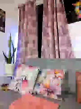 Snapshot of Charlotte_Bayron chatting on January 2, 11:38 pm Charlotte Bayron online show from January 2, 11:38 pm