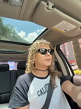 Snapshot of Georgiafox chatting on October 2, 4:25 pm Georgiafox online show from October 2, 4:25 pm