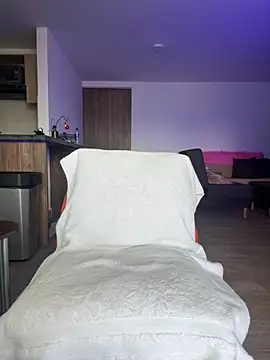 Snapshot of Georgiafox chatting on December 17, 3:40 pm Georgiafox online show from December 17, 3:40 pm