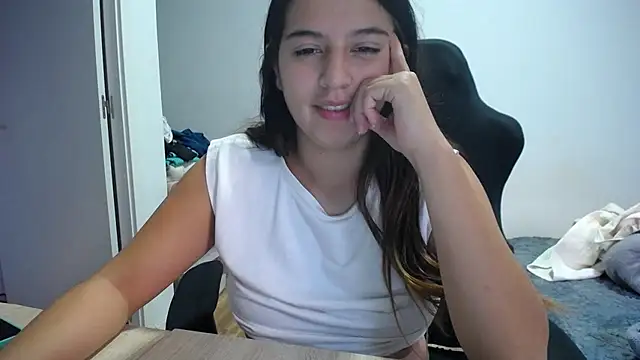 Snapshot of Contantin_helena chatting on November 5, 5:02 pm Contantin helena online show from November 5, 5:02 pm