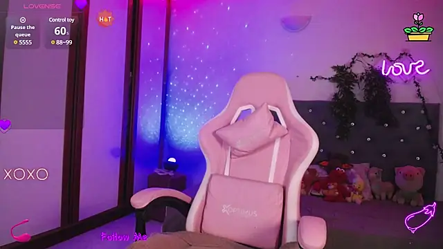 Snapshot of SexyLuna__ chatting on January 24, 9:58 pm SexyLuna online show from January 24, 9:58 pm