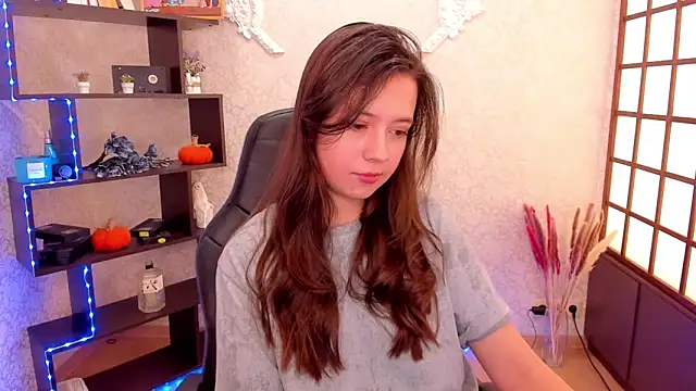 Snapshot of Lina_Brownie chatting on December 5, 5:15 am Lina Brownie online show from December 5, 5:15 am