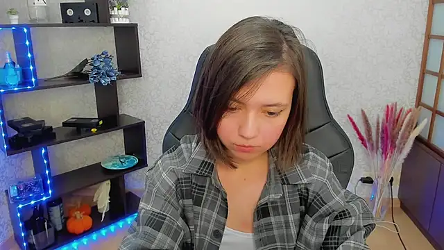 Snapshot of Lina_Brownie chatting on January 25, 6:12 am Lina Brownie online show from January 25, 6:12 am