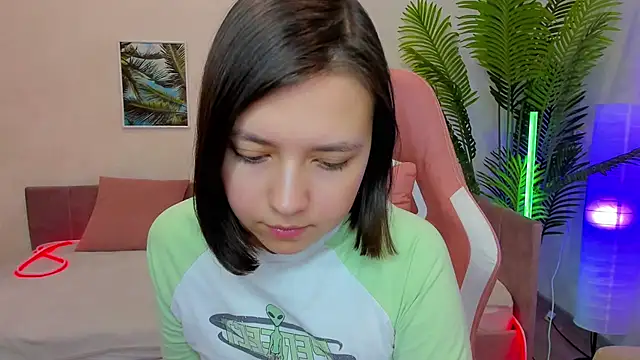 Snapshot of Lina_Brownie chatting on February 4, 5:21 am Lina Brownie online show from February 4, 5:21 am