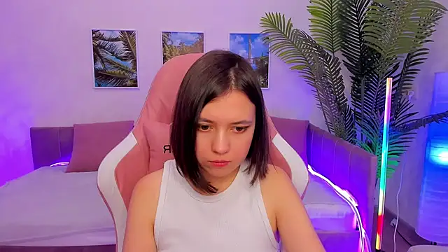 Snapshot of Lina_Brownie chatting on February 12, 5:26 am Lina Brownie online show from February 12, 5:26 am