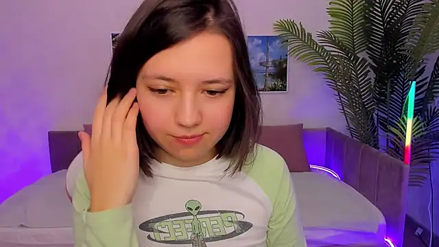 Snapshot of Lina_Brownie chatting on February 22, 7:56 am Lina Brownie online show from February 22, 7:56 am