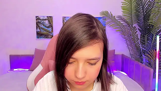 Snapshot of Lina_Brownie chatting on March 22, 5:28 am Lina Brownie online show from March 22, 5:28 am