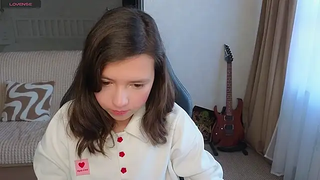 Snapshot of Lina_Brownie chatting on October 1, 4:07 am Lina Brownie online show from October 1, 4:07 am