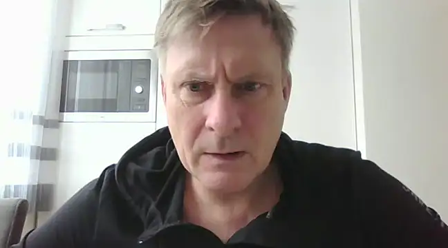 Snapshot of johnnym1 chatting on January 3, 10:41 am johnnym1 online show from January 3, 10:41 am